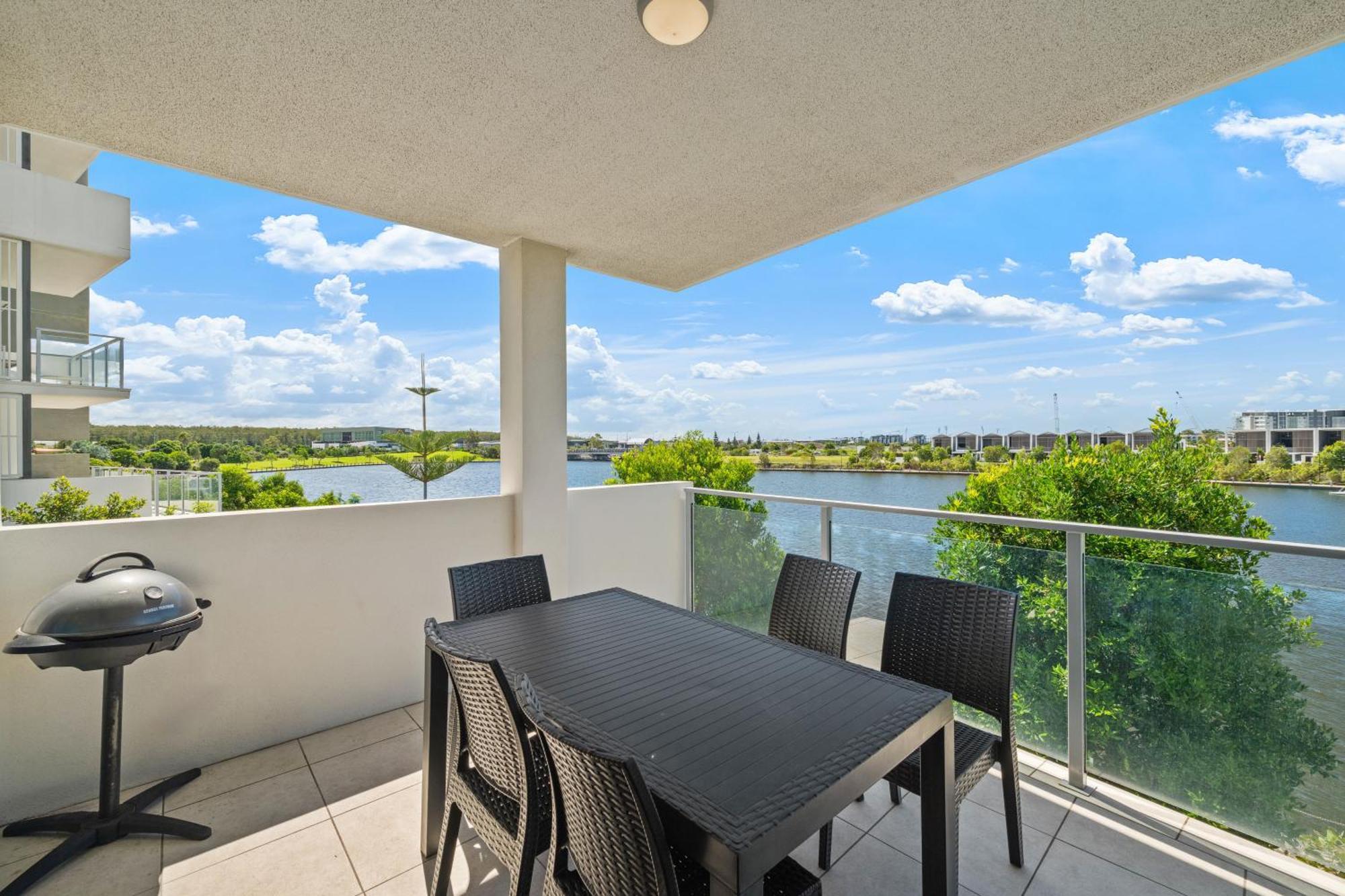 North Shore Oceanside Kawana Kawana Waters Exterior photo