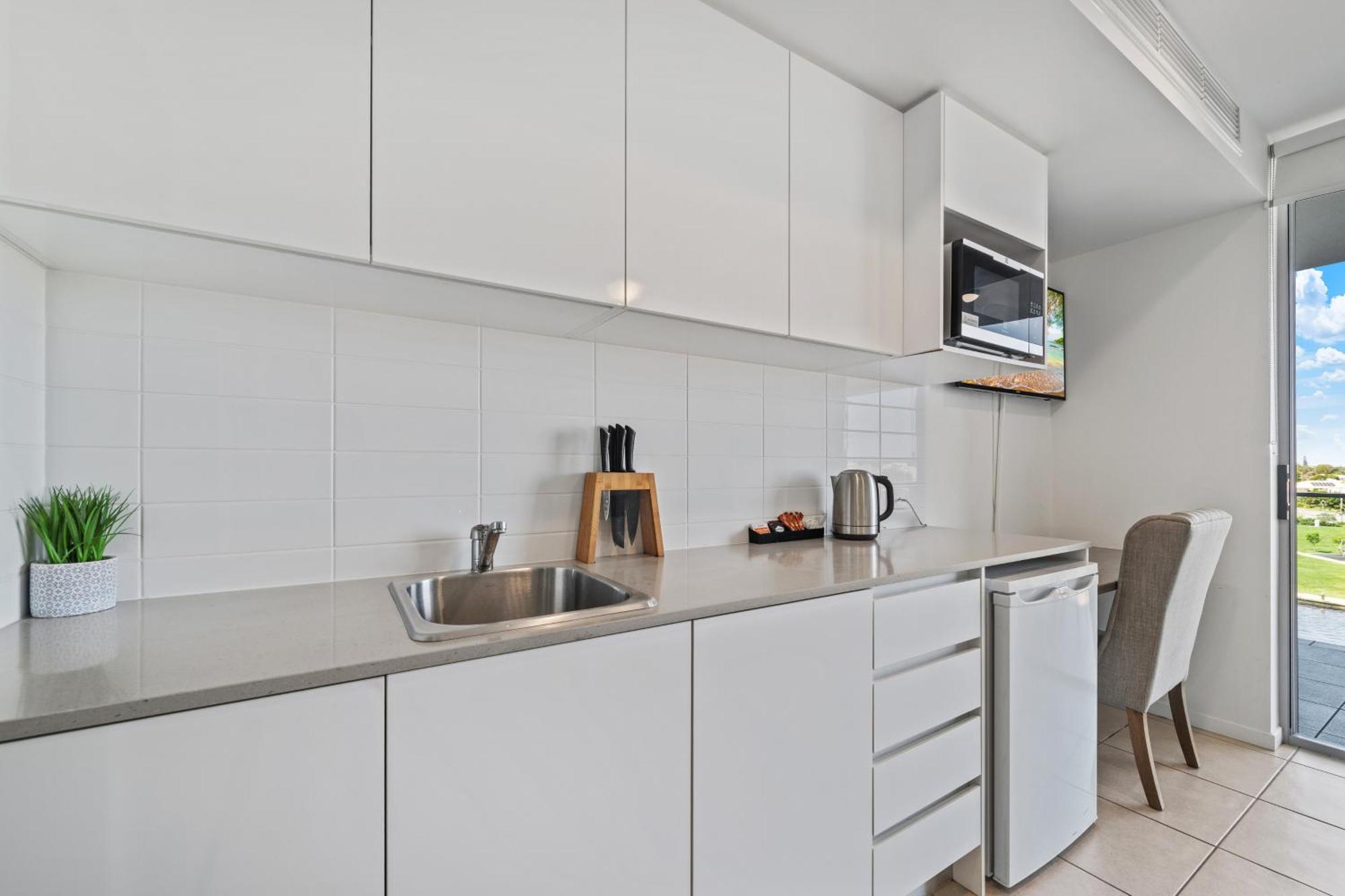 North Shore Oceanside Kawana Kawana Waters Exterior photo