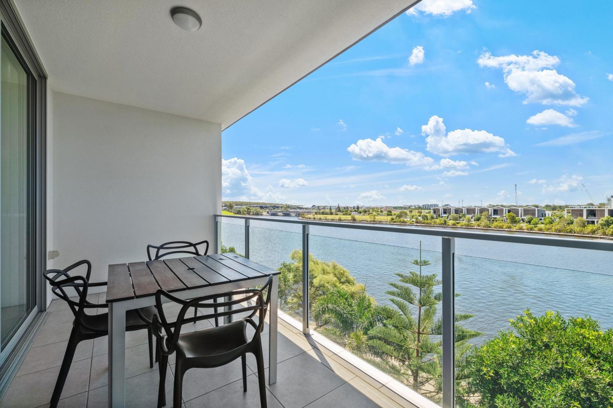 North Shore Oceanside Kawana Kawana Waters Exterior photo