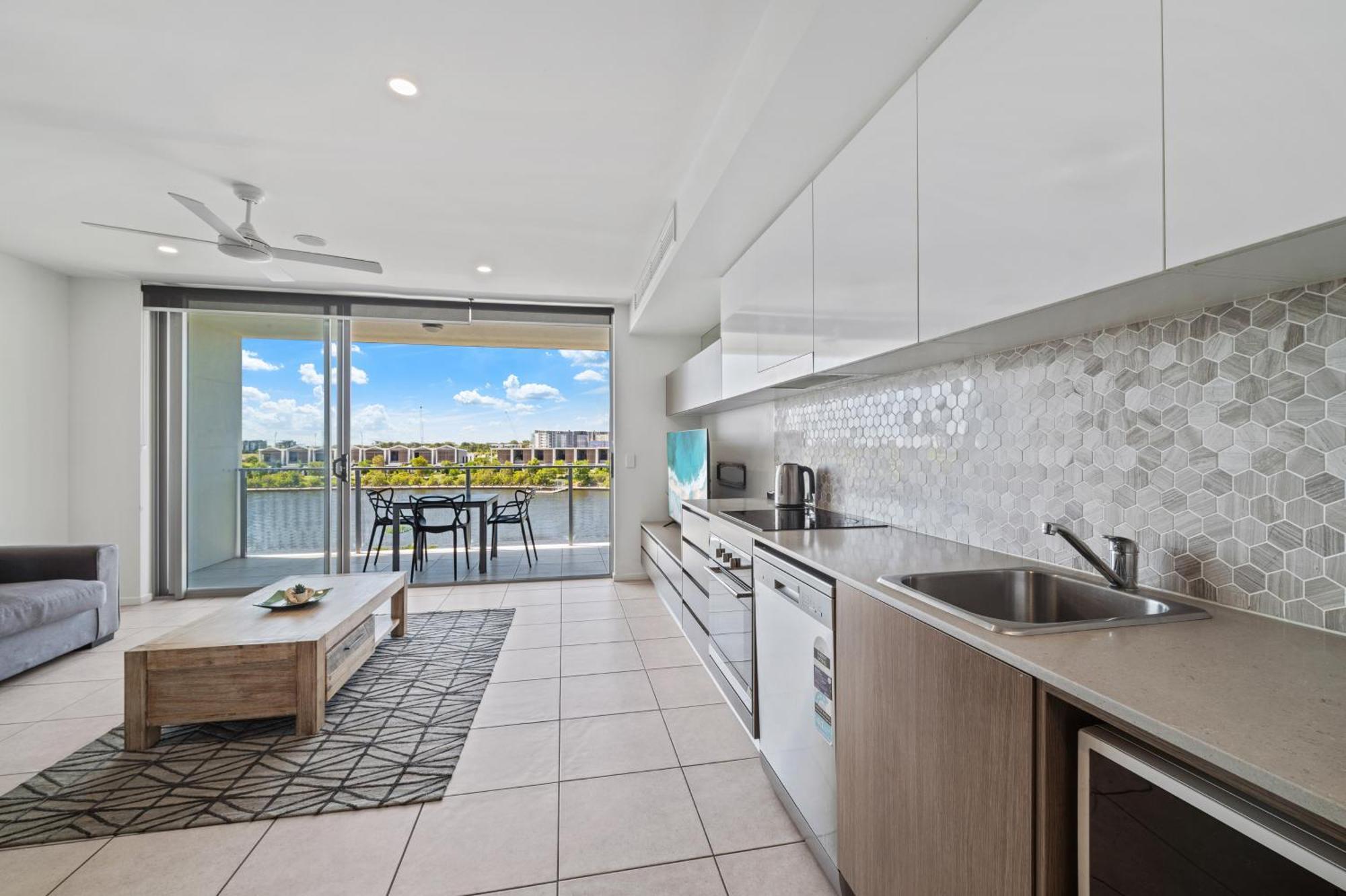 North Shore Oceanside Kawana Kawana Waters Exterior photo