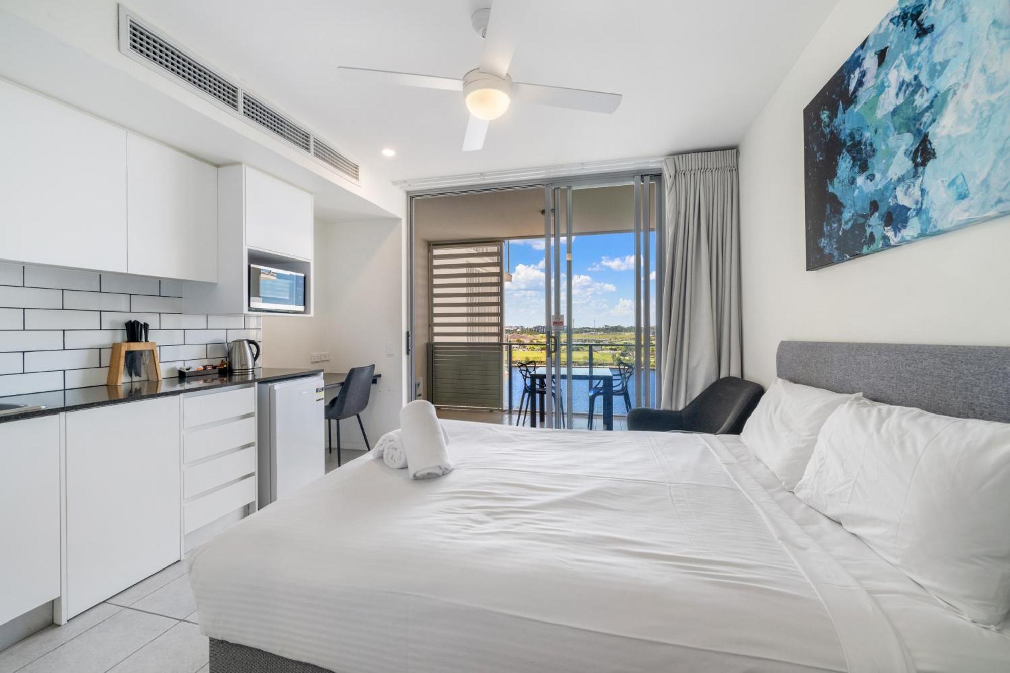 North Shore Oceanside Kawana Kawana Waters Exterior photo