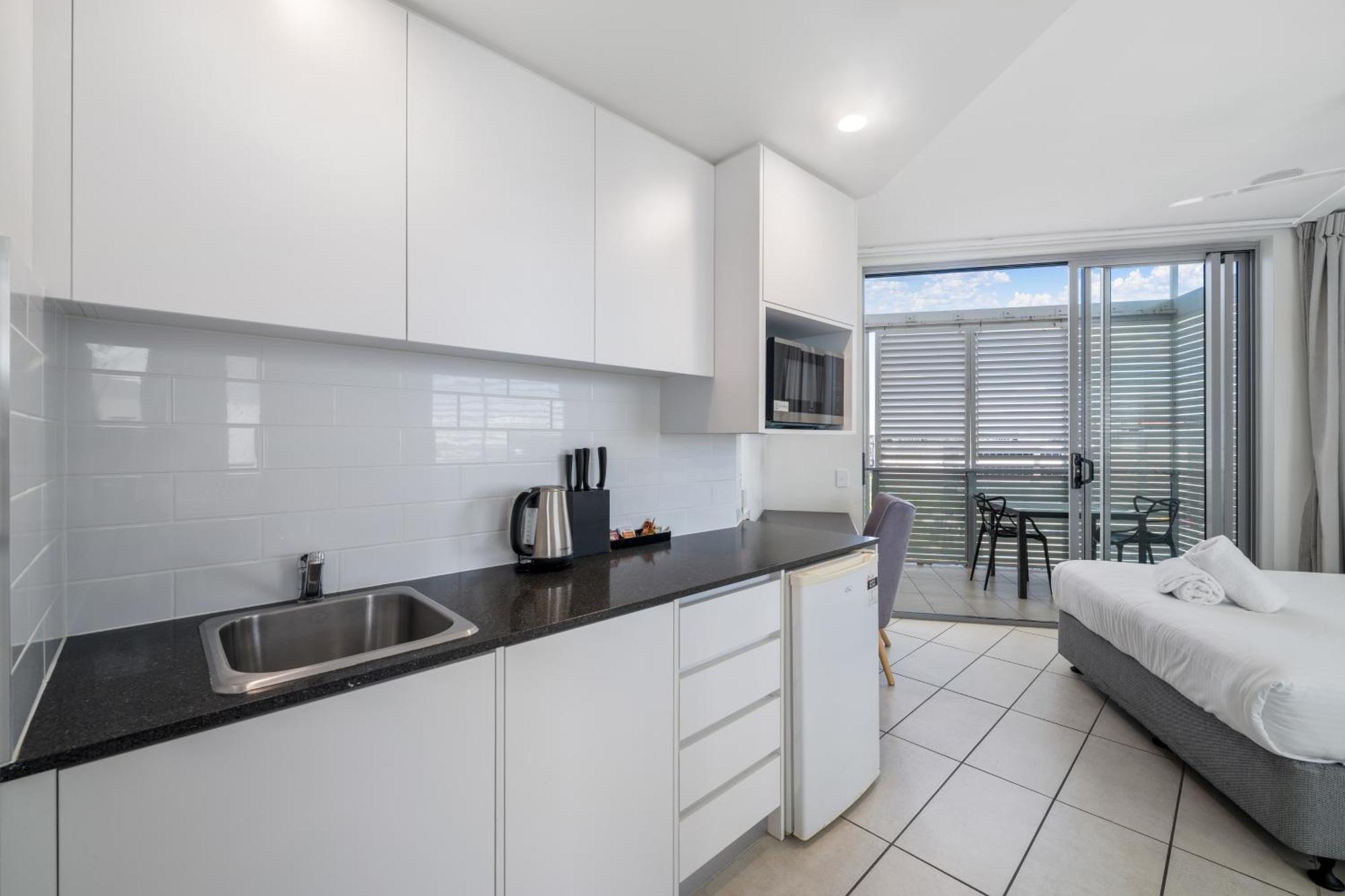 North Shore Oceanside Kawana Kawana Waters Exterior photo